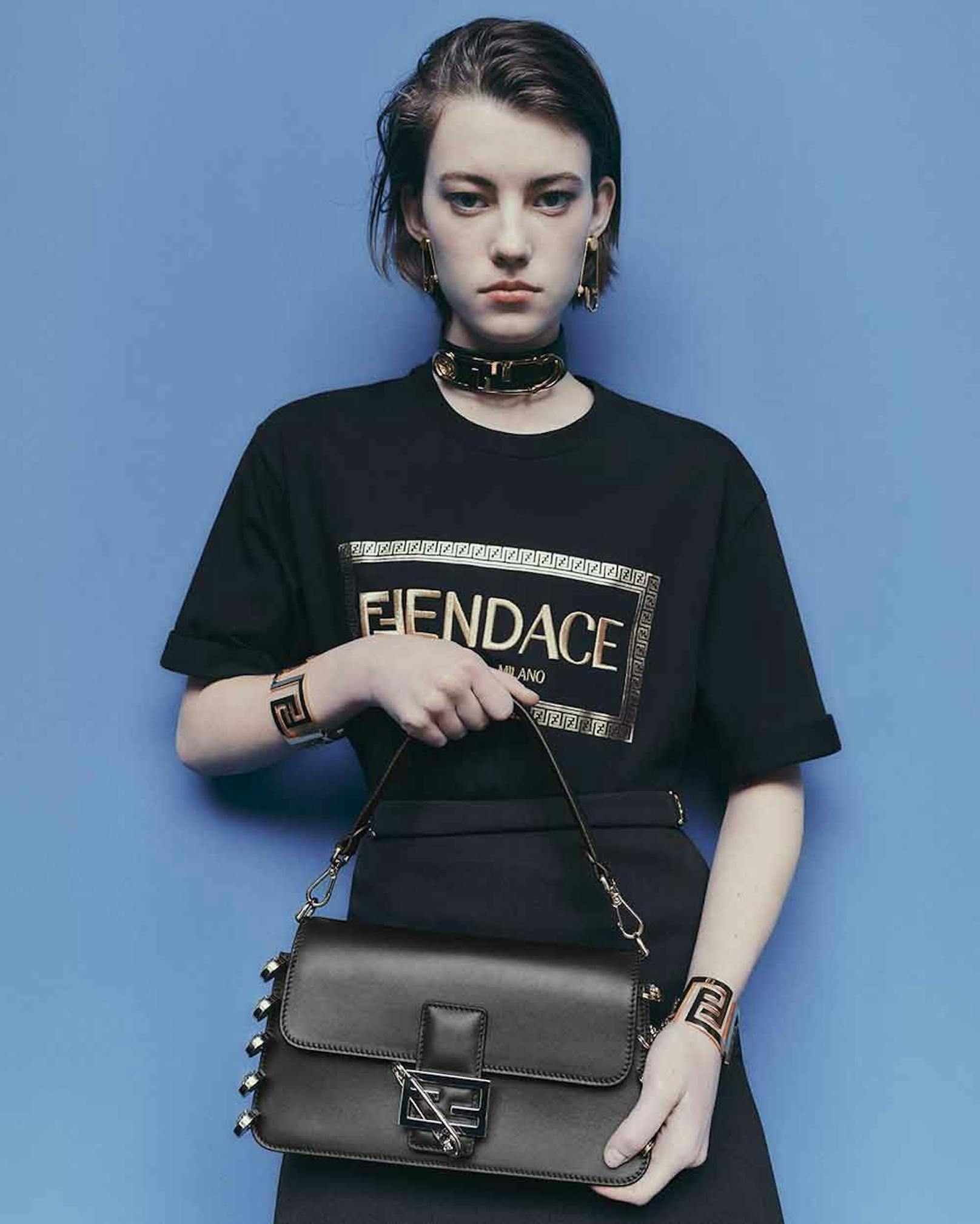 Fendace. Das gemeinsame Projekt von Versace und Fendi kommt jetzt in die Läden.