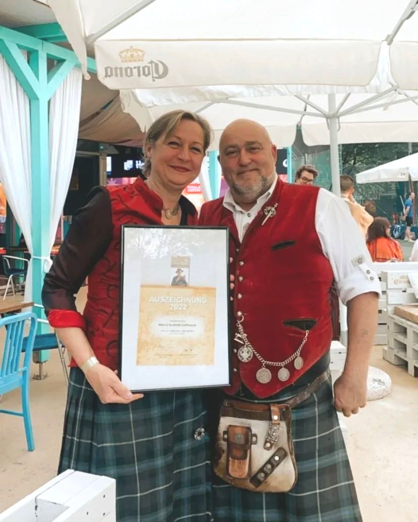 Die Pub-Besitzer Maria und Andreas Lechner