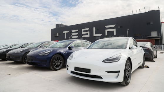 Tesla hat erneut einen Fehler bei rund 130.000 seiner Elektroautos mit einem Software-Update per Funk behoben.