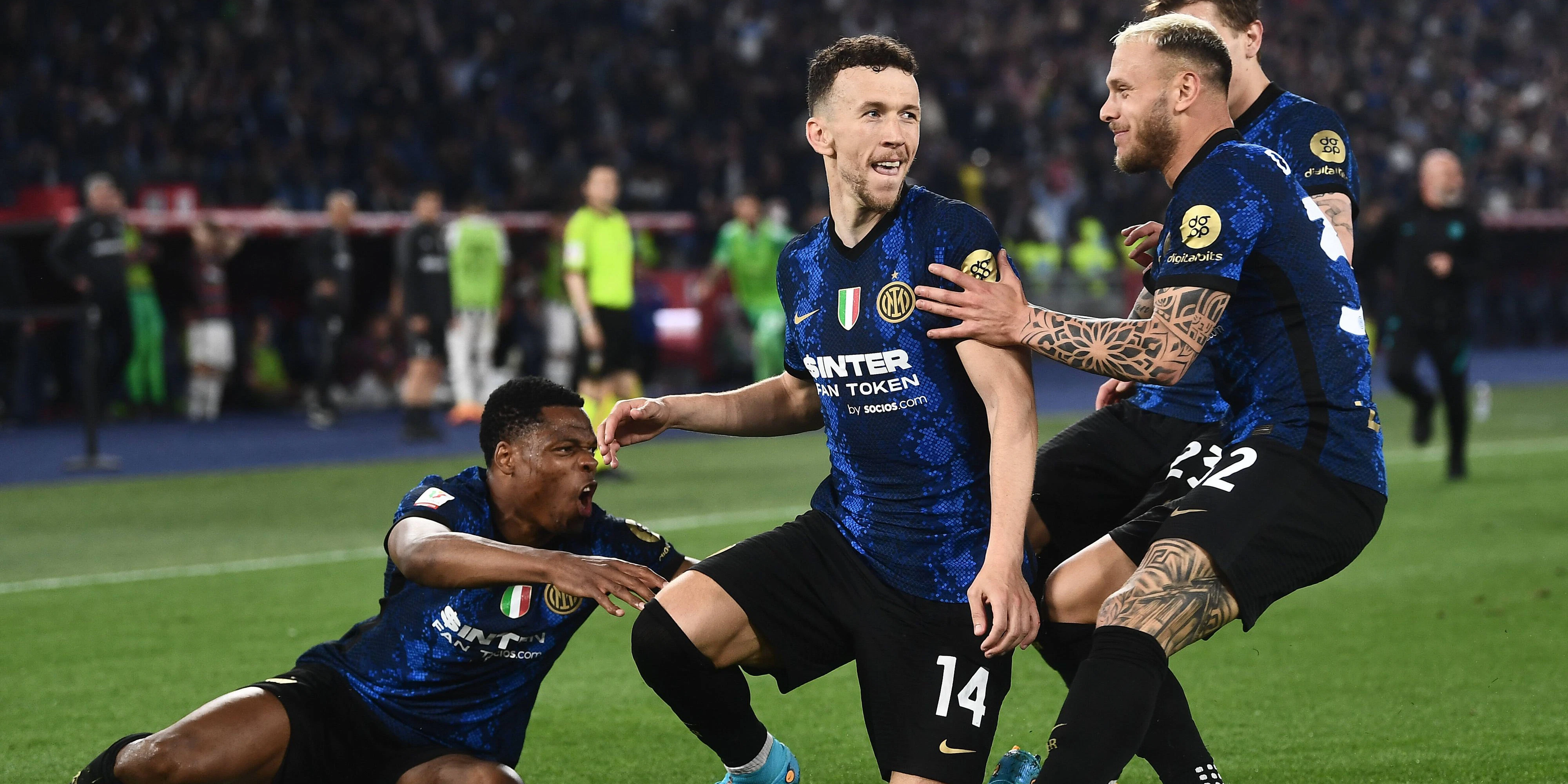 Ivan Perisic jubelt, durfte aber ohne Trikot nicht zum Interview