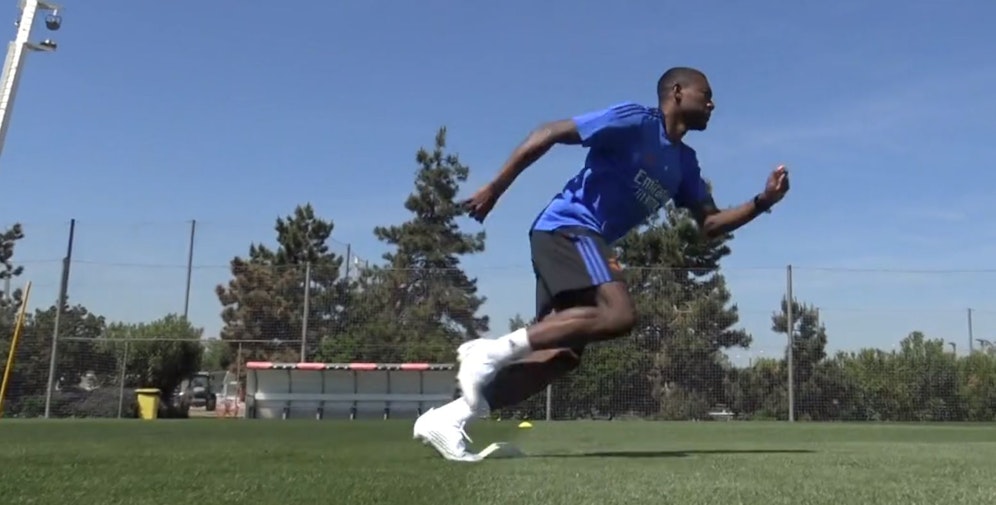 David Alaba sprintet bereits im Real-Training.