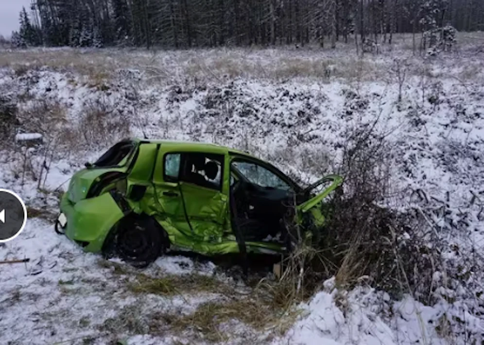 Unfall Waldviertel: In diesem Wrack starben Pfarrer und Ehefrau eines Hilfs-Geistlichen