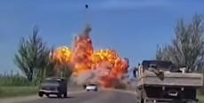 Video: Russen-Panzer bei Explosion meterhoch in Luft geschleudert
