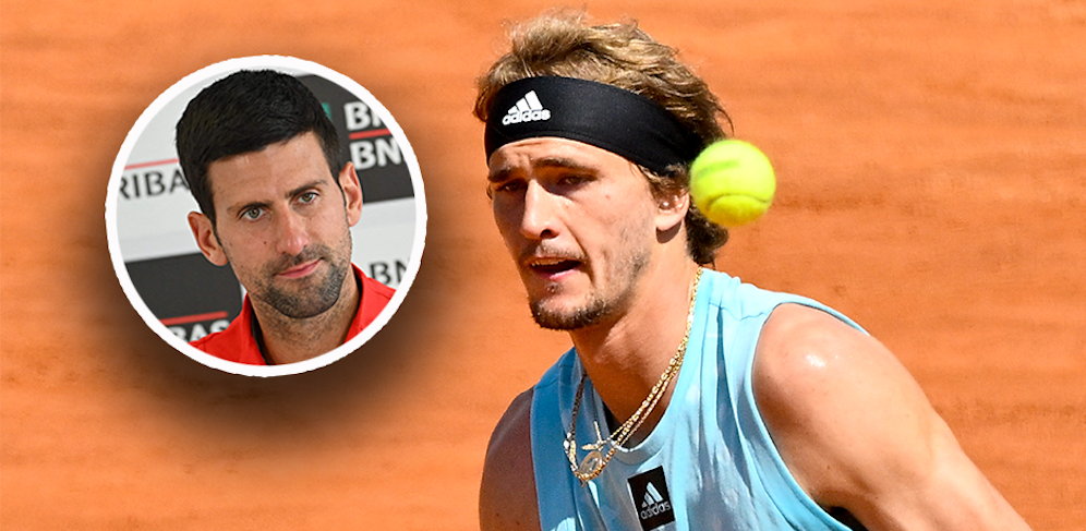 Novak Djokovic stellt sich hinter  Alexander Zverev. 