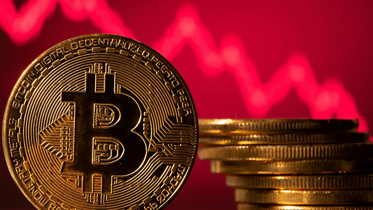 Bitcoin Plummets After Trump's Tariff Announcement - News Directory 3