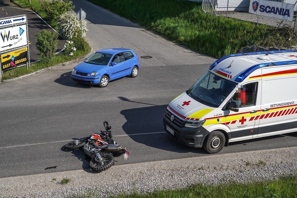 Der Biker wurde schwer verletzt.