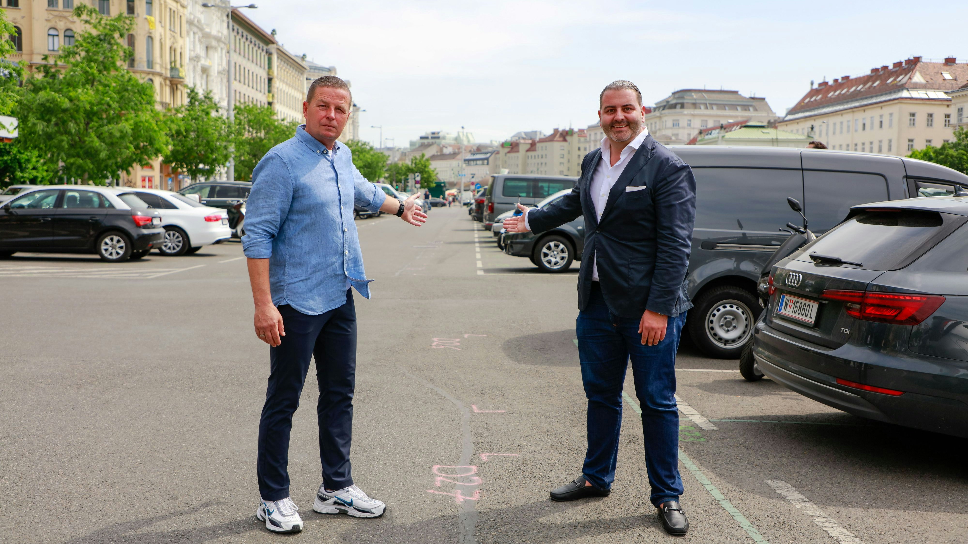 Toni Mahdalik und Bezirksobmann Leo Kohlbauer