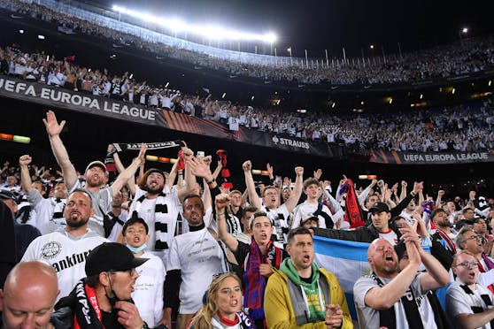 25.000 Frankfurt-Fans pilgerten nach Barcelona. Ein Sonderzug zum Europa-League-Finale nach Sevilla kommt nun nicht zustande.