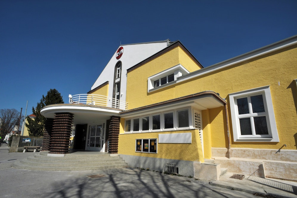 Bilder der neu sanierten Jahnturnhalle.