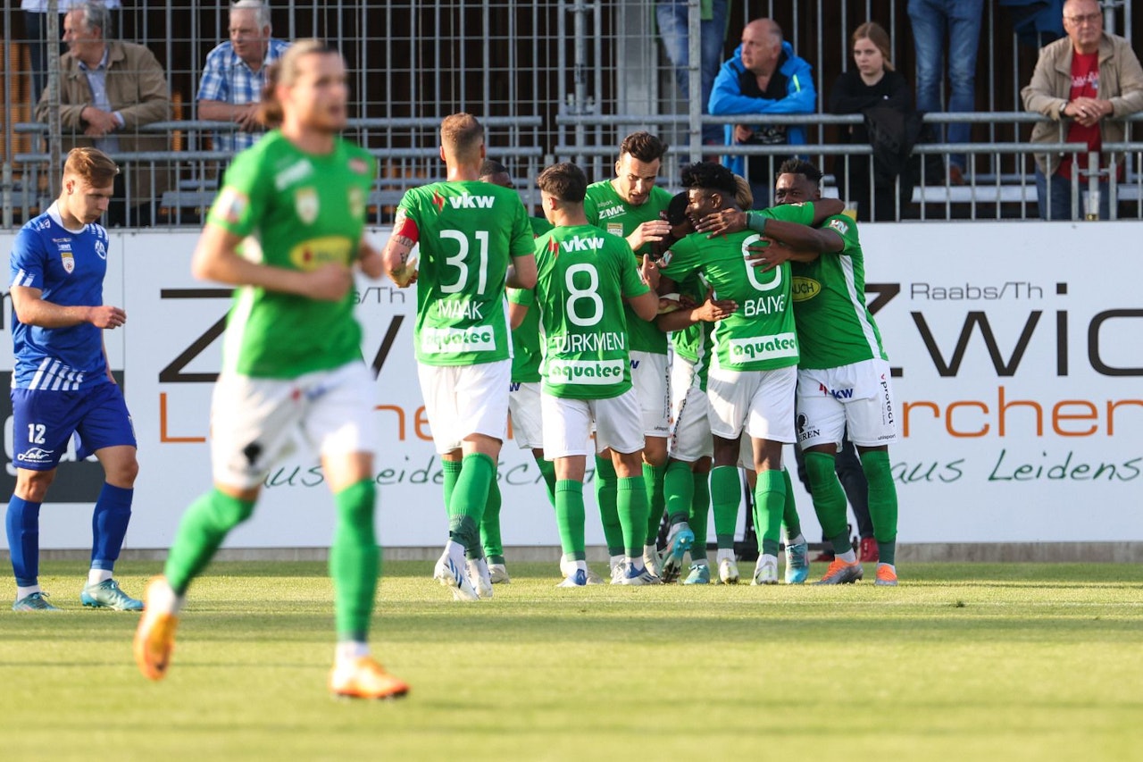 Heute.at - Zwei Eigentore bringen Lustenau in die Bundesliga
