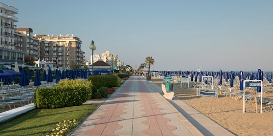 Die Promenade in Jesolo, Italien. Mit fiesem "Trick" sind Betrüger unterwegs.