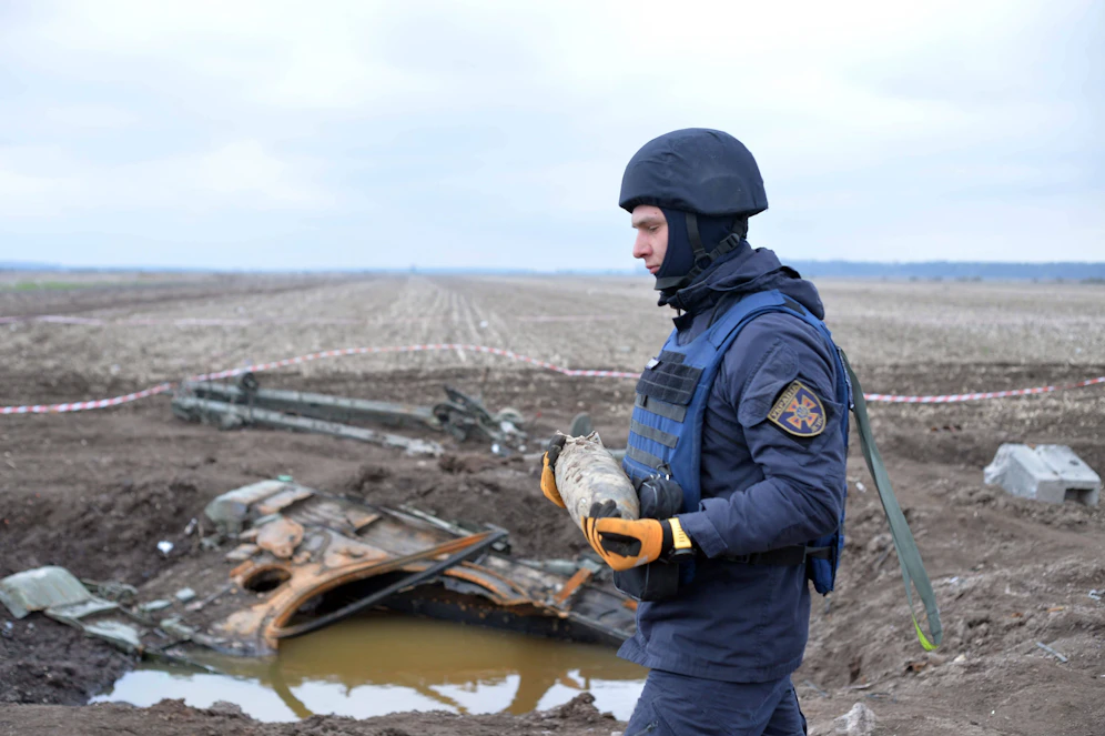Täglich sind seit dem Kriegsbeginn ukrainische Kampfmittelräumer im Einsatz.&nbsp;
