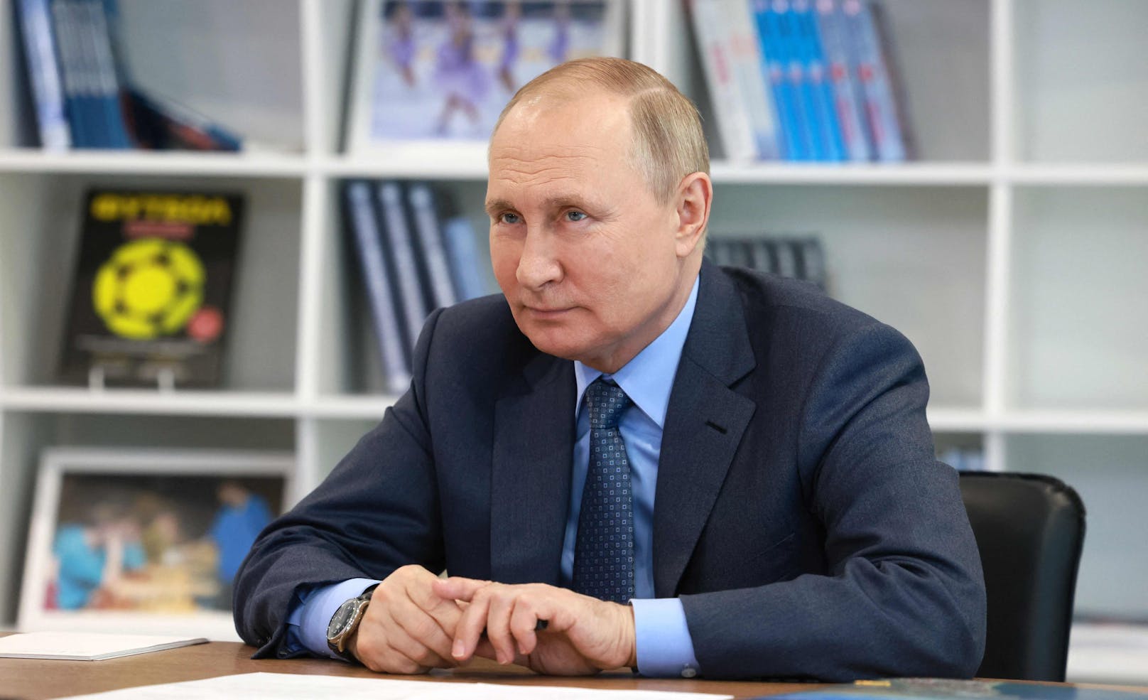 Wladimir Putin will sich nun zum Retter der Weltwirtschaft inszenieren und den Gönner spielen.