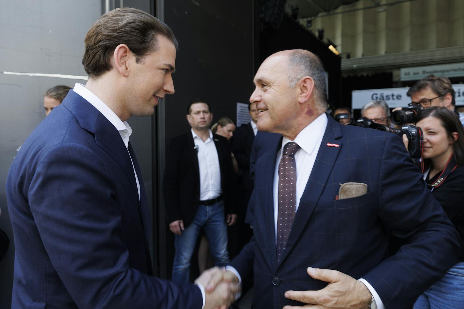 Am Parteitag der ÖVP kam Ex-Kanzler Sebastian Kurz zu einem viel beachtetet Gast-Auftritt. Im Juni folgt ein weiterer öffentlicher Auftritt.&nbsp;