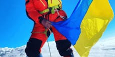 "Dach der Welt": Ukraine-Flagge weht am Mount Everest