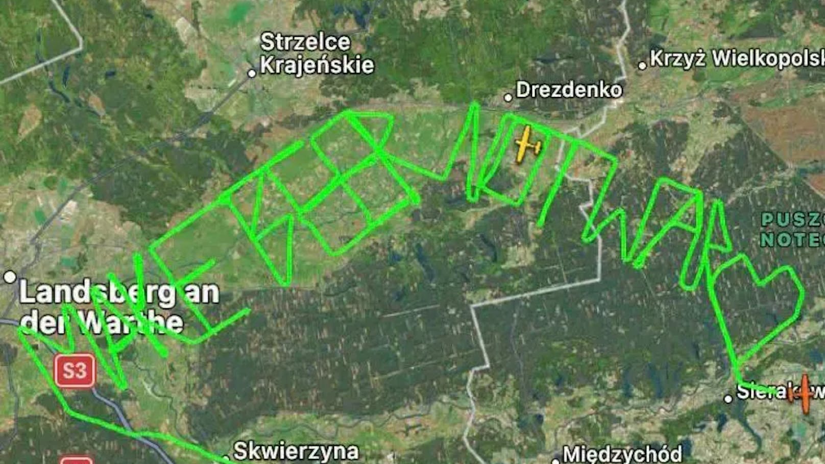 In Polen ist der Pilot eines Ultraleichtflugzeuges eine kuriose Route geflogen. 