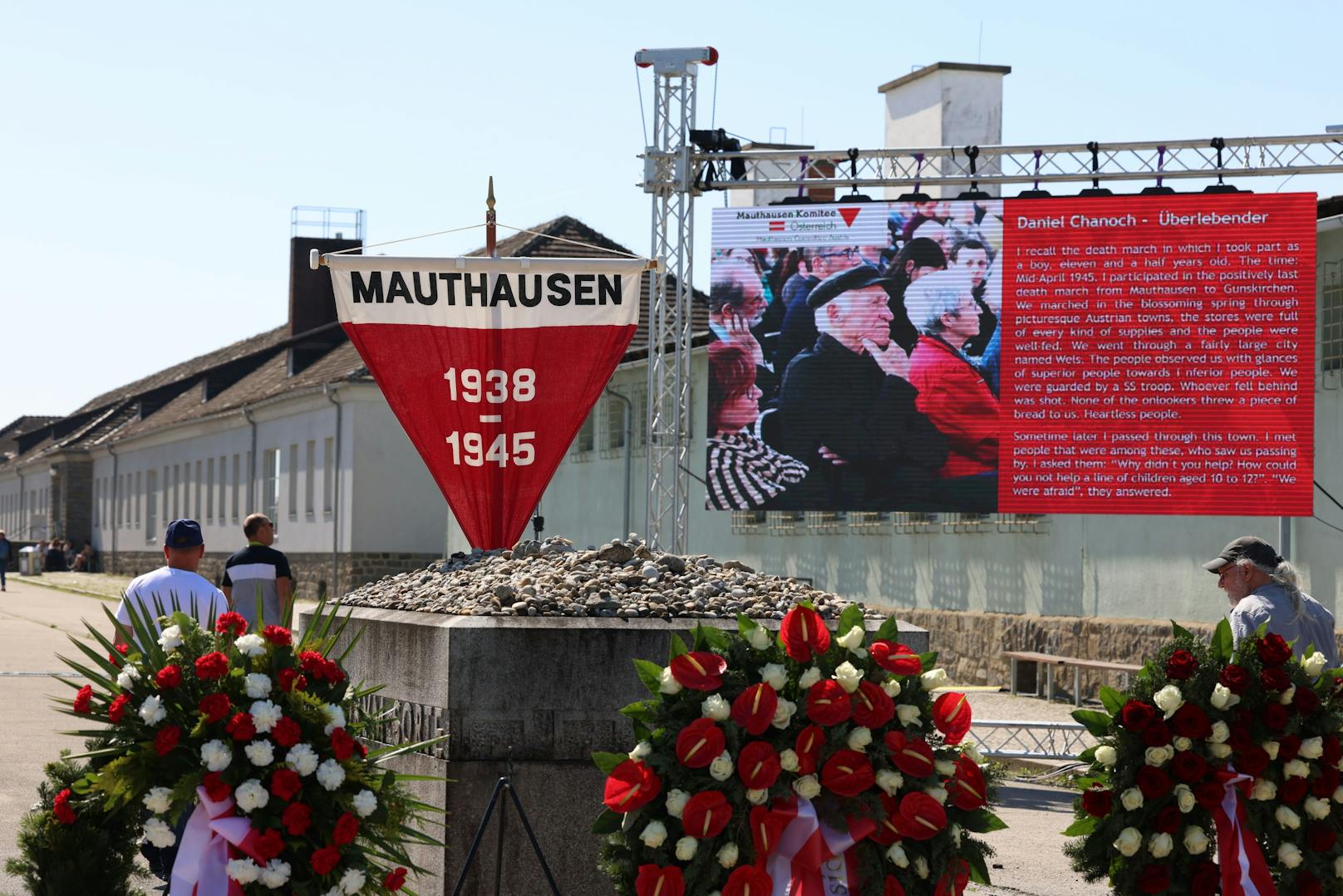 Die größte KZ-Befreiungsfeier weltweit. Daniel Chanoch ist 90 Jahre alt und wurde mit 12 Jahren aus dem KZ Mauthausen befreit.