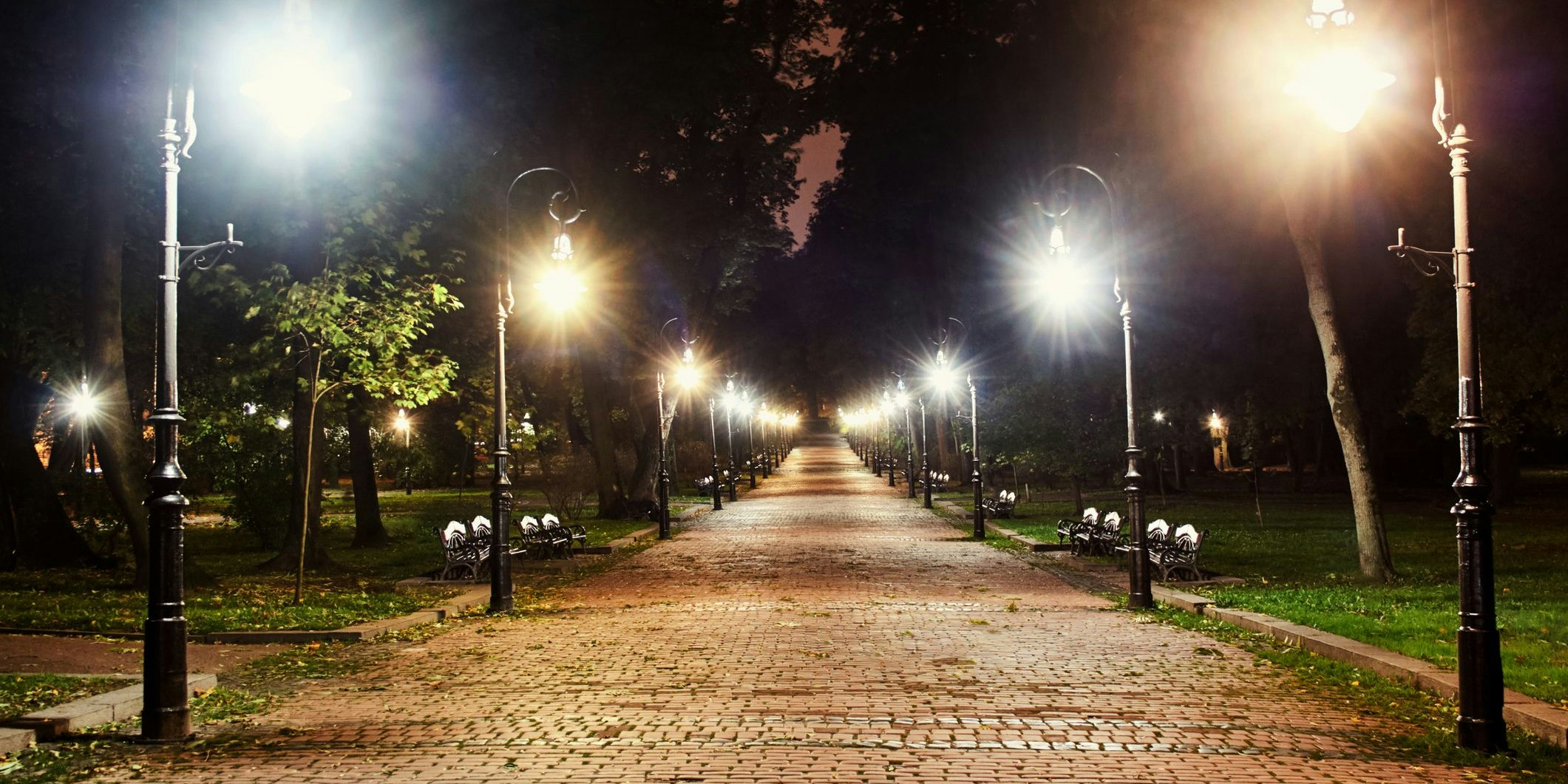 Wegen der hohen Energiepreise verdunkeln erste Städte ihre Straßenlaternen.