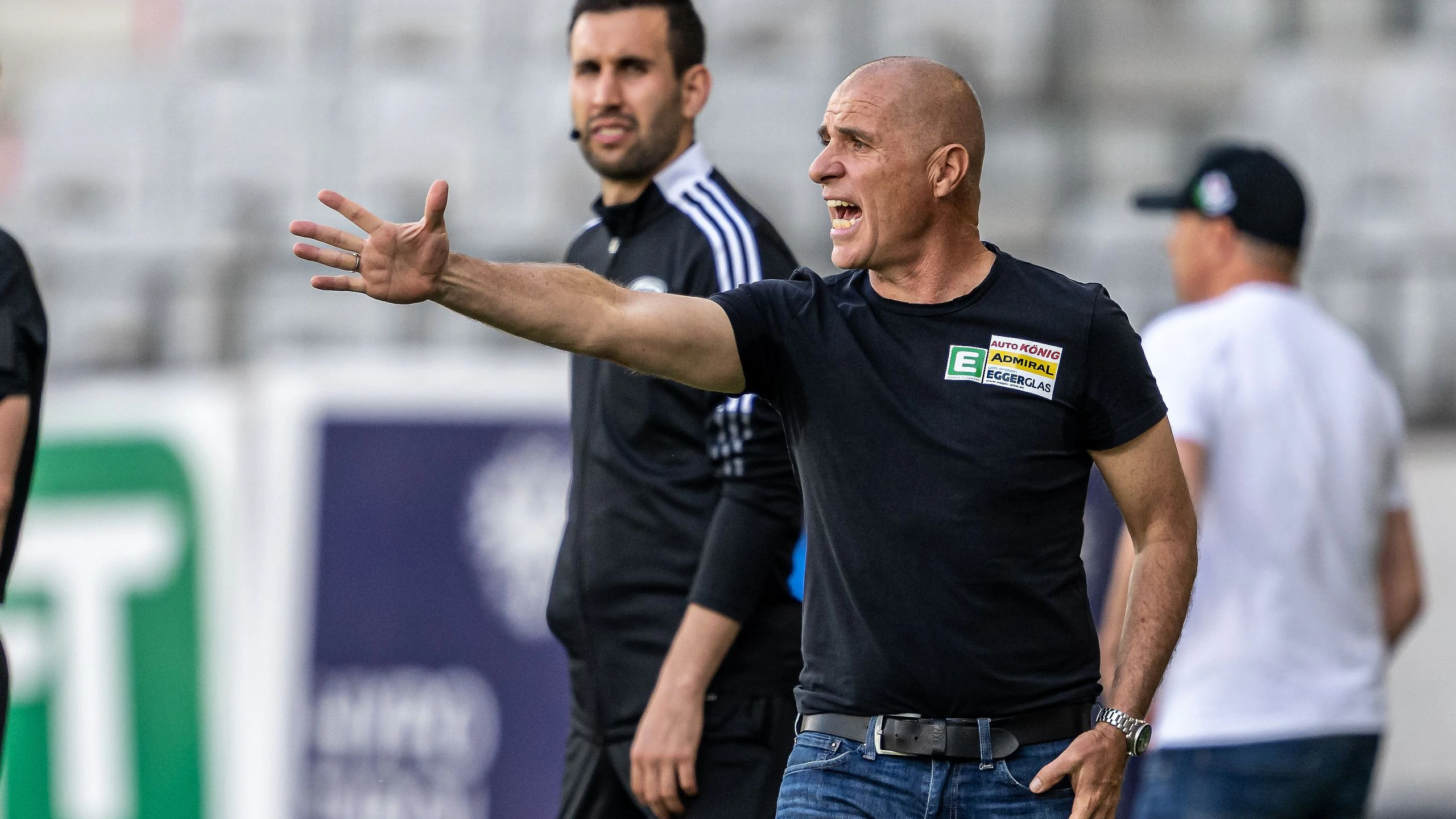 Klaus Schmidt muss mit Hartberg zittern.
