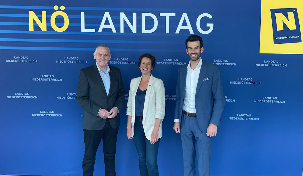 SPÖ-Klubobmann Reinhard Hundsmüller, NEOS-Landessprecherin Indra Collini und FPÖ-Klubobmann Udo Landbauer.