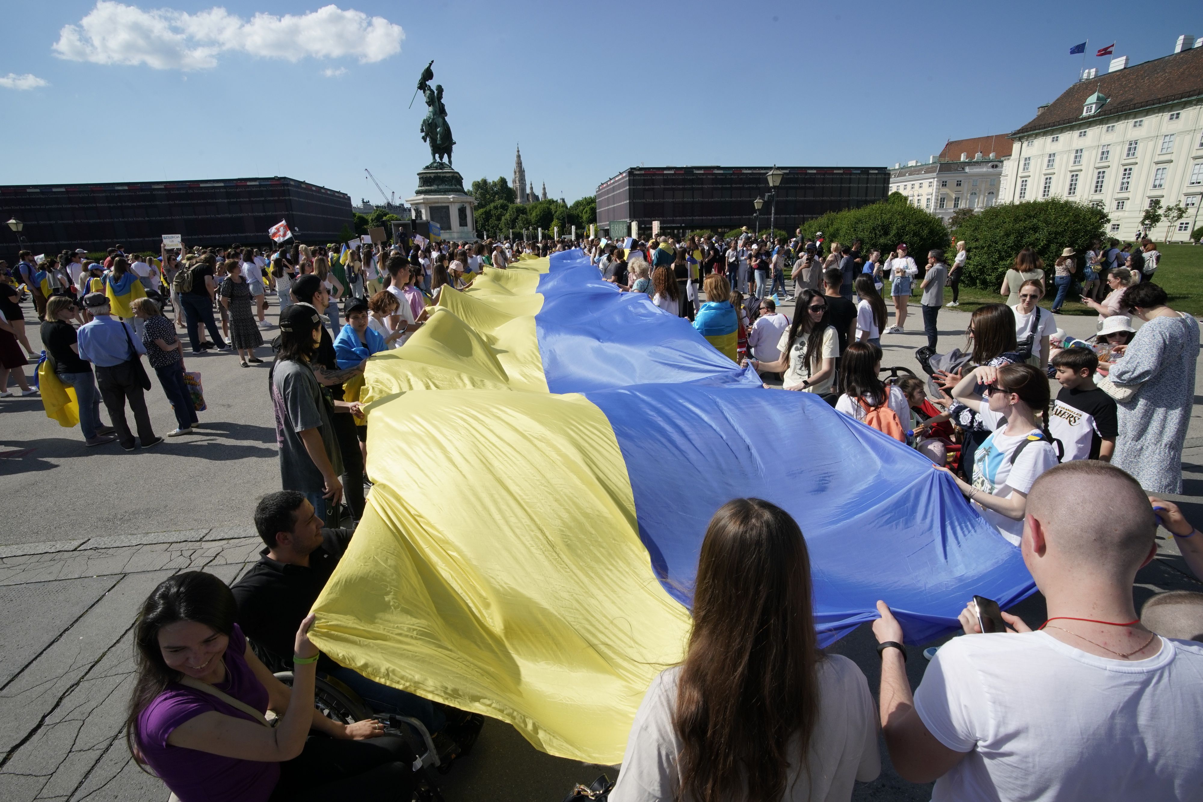 Am Sonntag versammelten sich Teilnehmer zum 