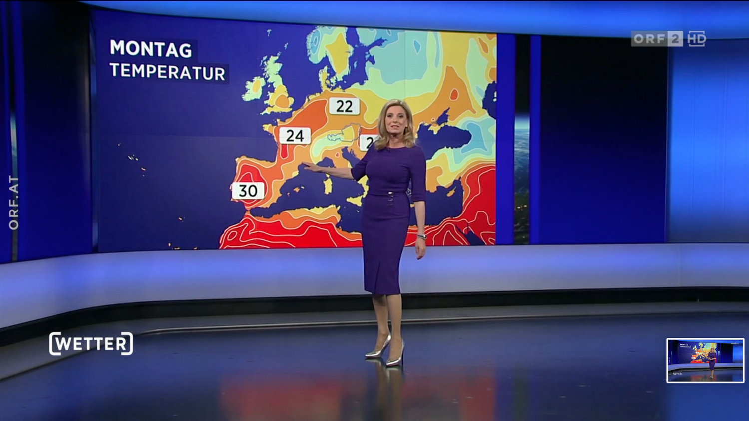 Für viele Zuseher ist das Wetter bei Christa Kummer Nebensache – sie interessieren sich mehr für ihr Outfit!