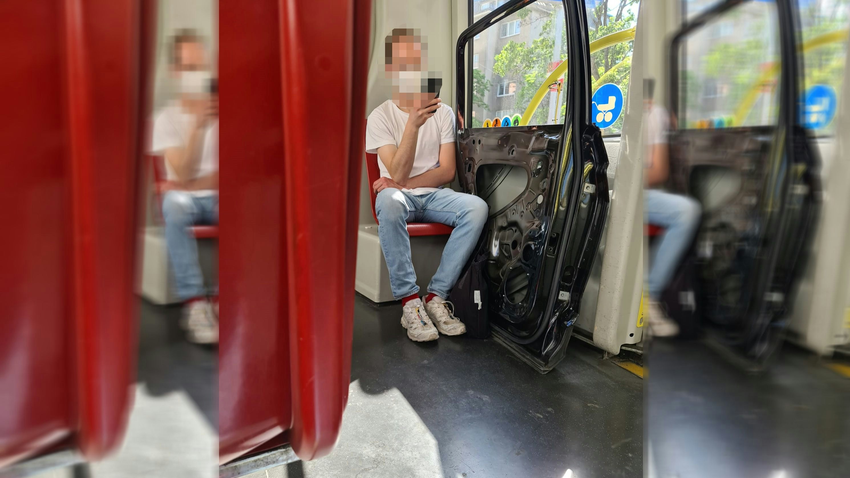 Autotür-Transport in Wiener Bim