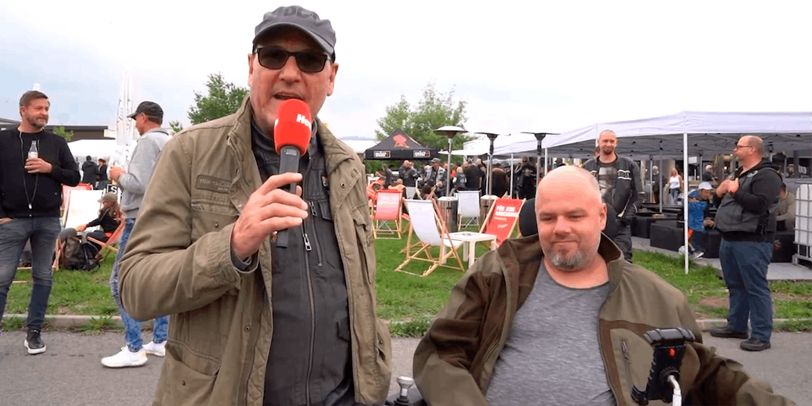 Harley-Charity-Tour-Präsident Peter Reitzl und Betroffener Michael Streit.
