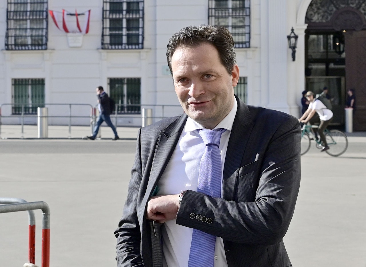 Heute.at - Noch kein Termin für Angelobung – so geht es Totschnig