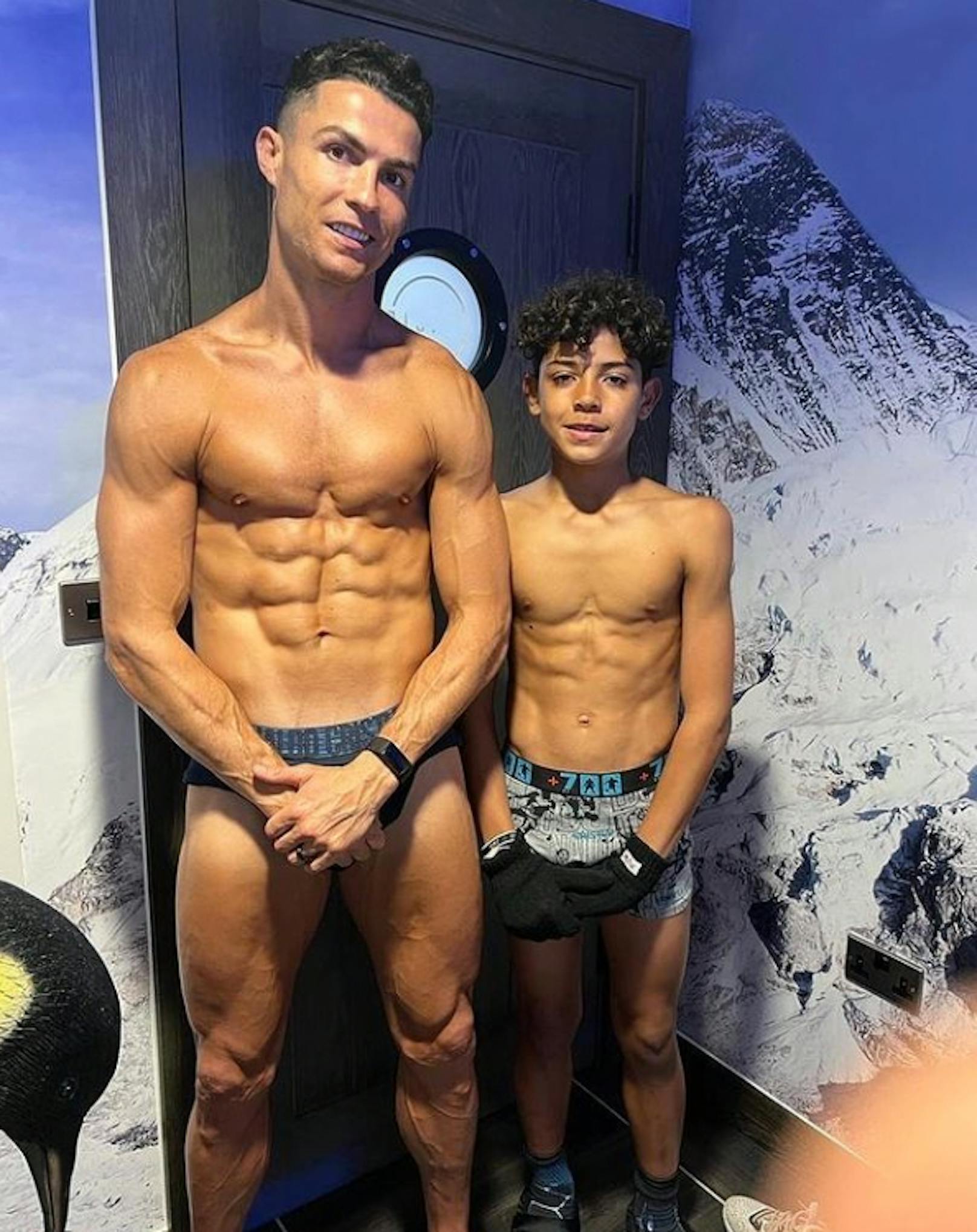 Cristiano Ronaldo und sein Sohn auf Instagram