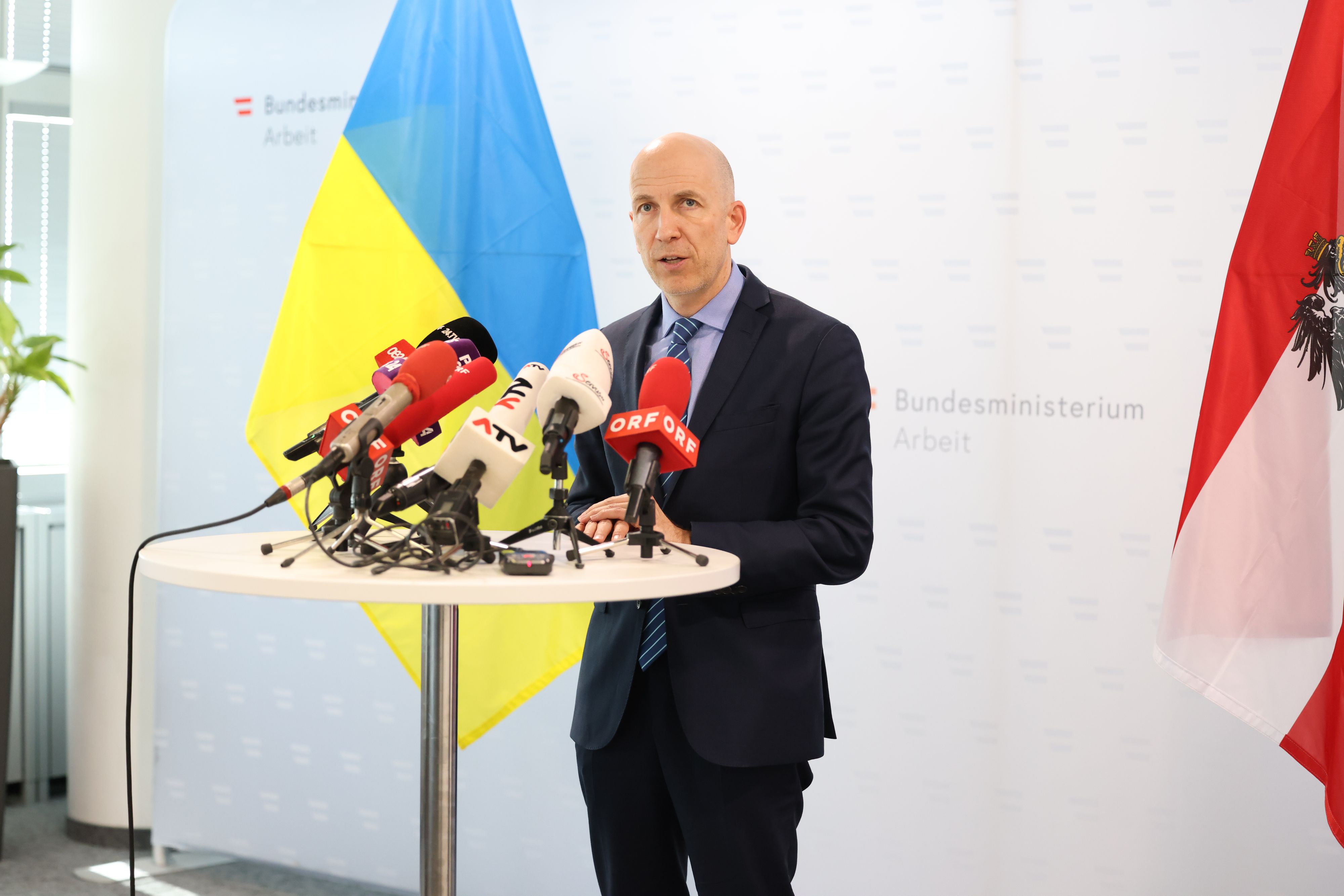 Arbeits- und Wirtschaftsminister Martin Kocher meldete sich am Dienstag mit einem Update zum Arbeitsmarkt. (Archivbild)