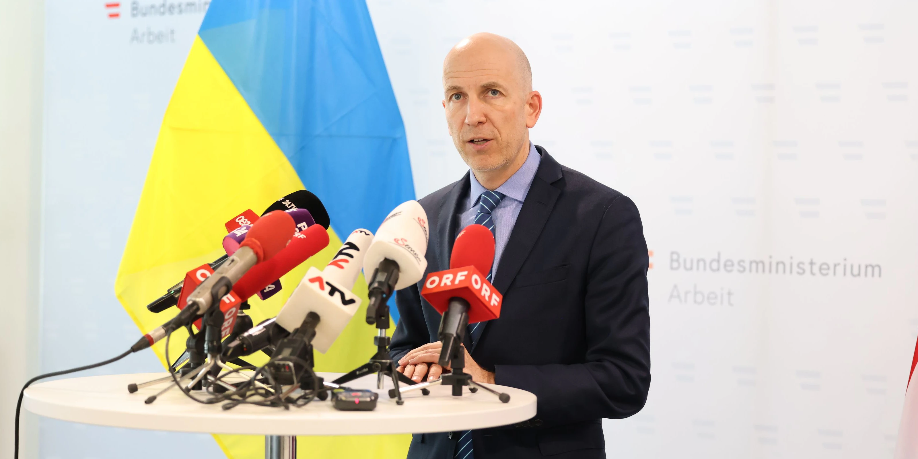 Arbeits- und Wirtschaftsminister Martin Kocher meldete sich am Dienstag mit einem Update zum Arbeitsmarkt. (Archivbild)