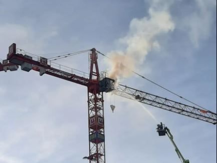 Er entzündete mehrere Feuer.