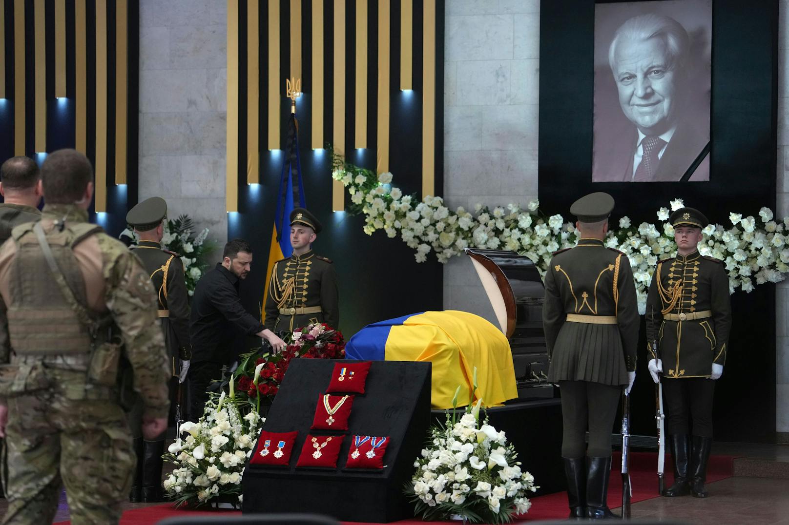 Die Beerdigung von Leonid Krawtschuk, dem ersten unabhängigen Präsidenten der Ukraine.&nbsp;