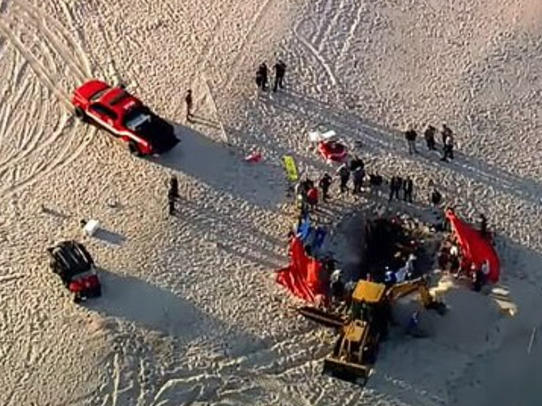 Zwei Teenager starben, vergraben unter Sand.