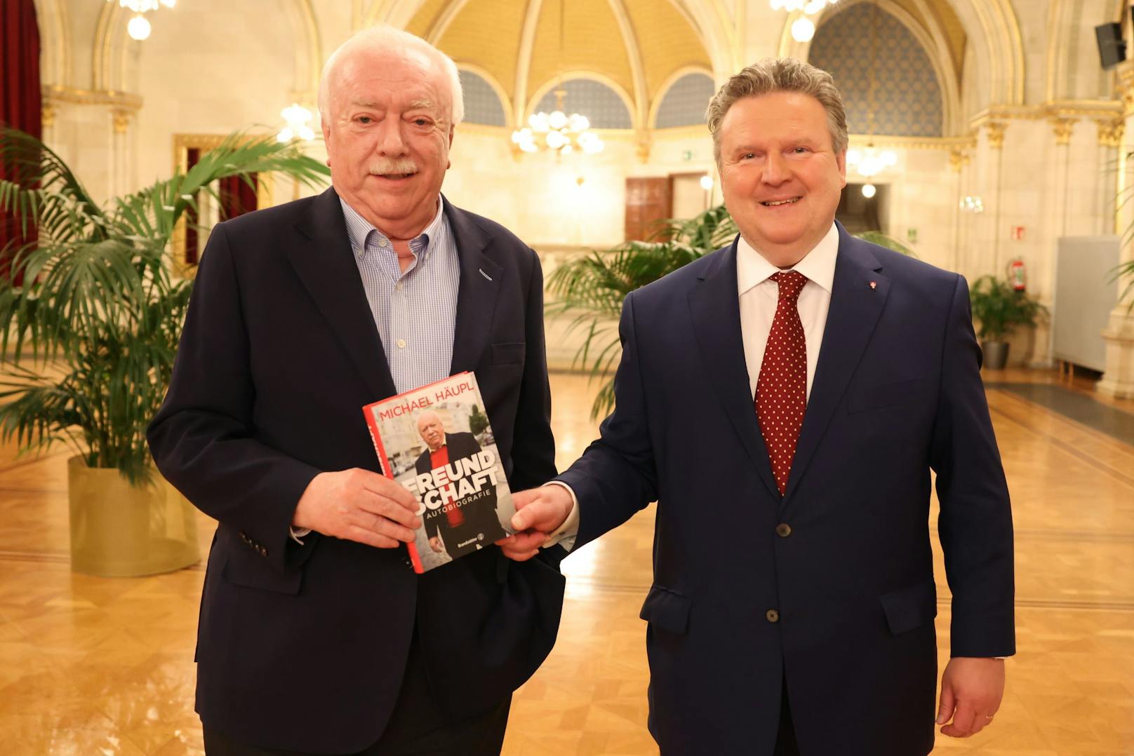Bürgermeistertalk mit Alt-Stadtchef Michael Häupl (li.) und Wiens aktuellem Bürgermeister Michael Ludwig MIttwochabend im Rathaus.