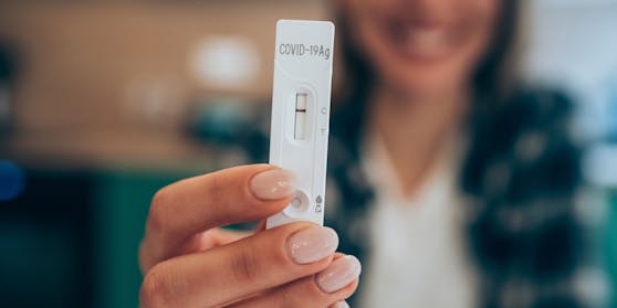Ist es wirklich nur Zufall, dass manche Menschen sich immer noch nicht mit Covid-Infiziert haben? Laut Wissenschaftlern spielen hier mehrere Faktoren eine Rolle.