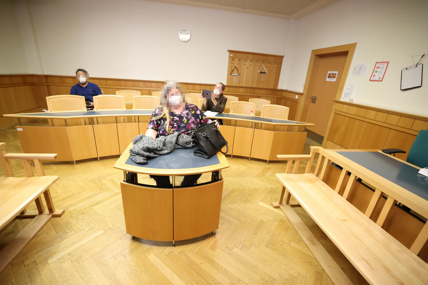 Tochter wegen Vernachlässigung ihrer Mutter angeklagt – Diversion!