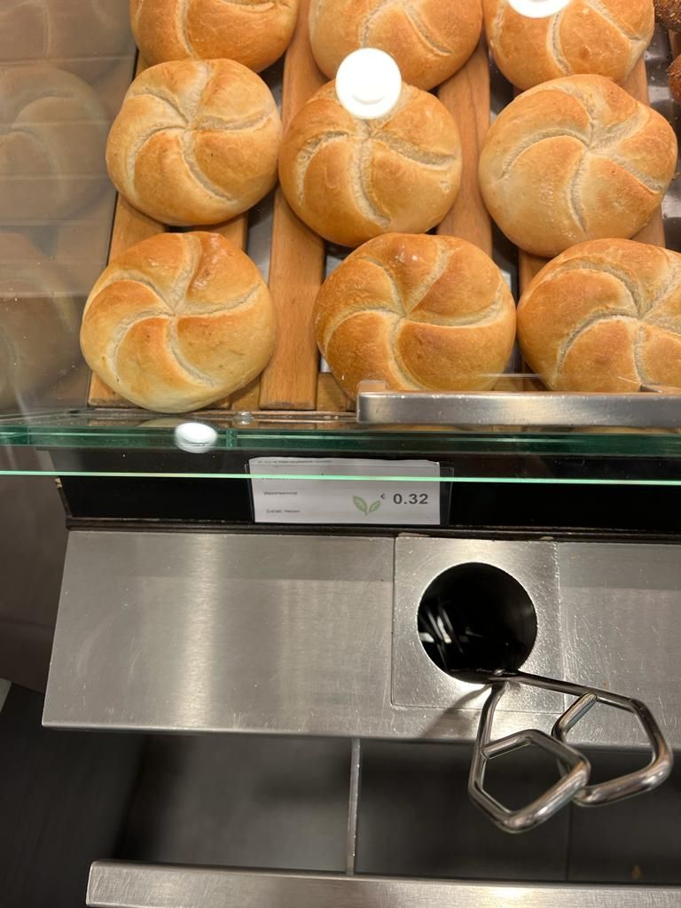 Eine Semmel um 32 Cent