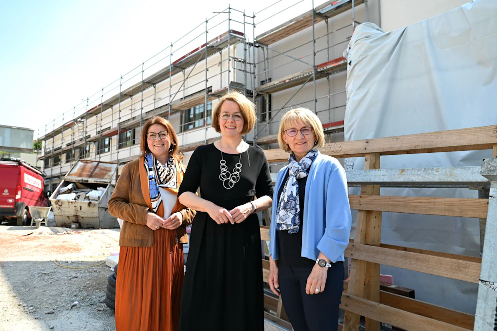 Direktorin Veronika Schreder (LFS Mistelbach), Bildungs-Landesrätin Christiane Teschl-Hofmeister und Direktorin Katharina Feichtinger-Ziniel (LFS Poysdorf)