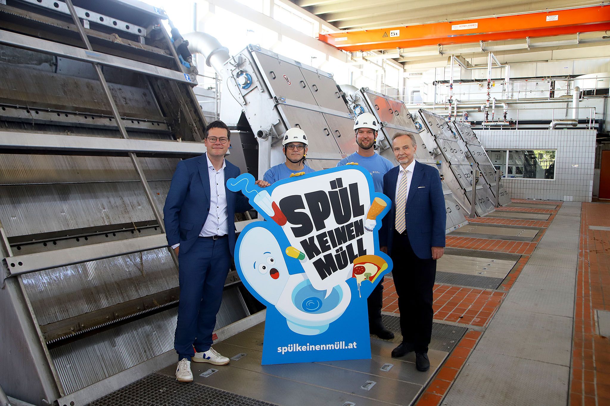 Stadtrat Jürgen Czernohorszky (li.) und EBSWien-Geschäftsführer Christian Gantner präsentierten die neue Kampagne 