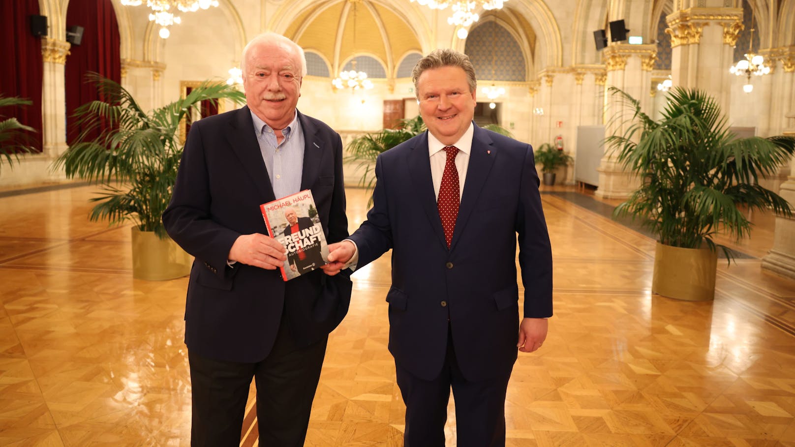 Bürgermeistertalk mit Alt-Stadtchef Michael Häupl (li.) und Wiens aktuellem Bürgermeister Michael Ludwig MIttwochabend im Rathaus.