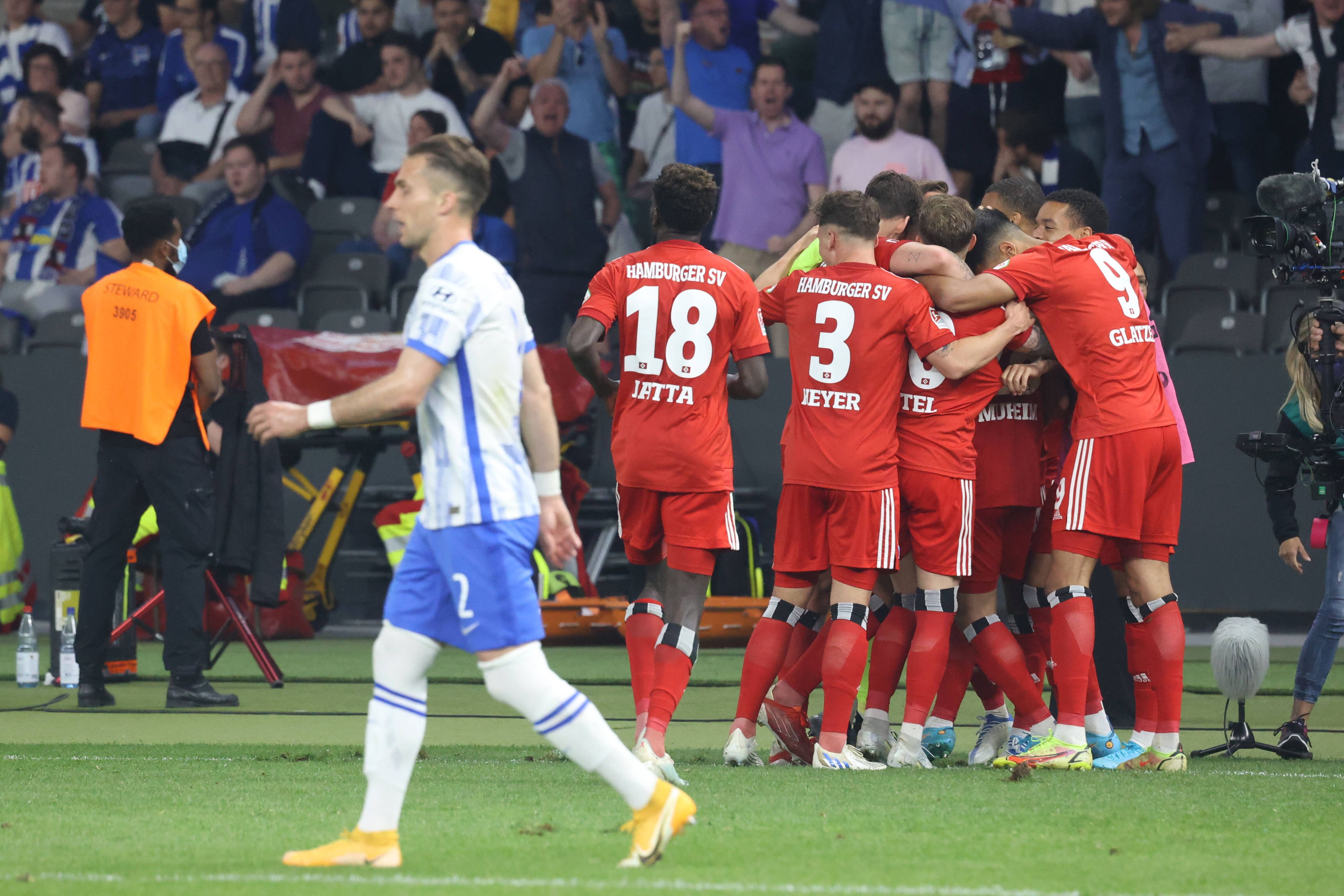 Der HSV jubelt in Berlin