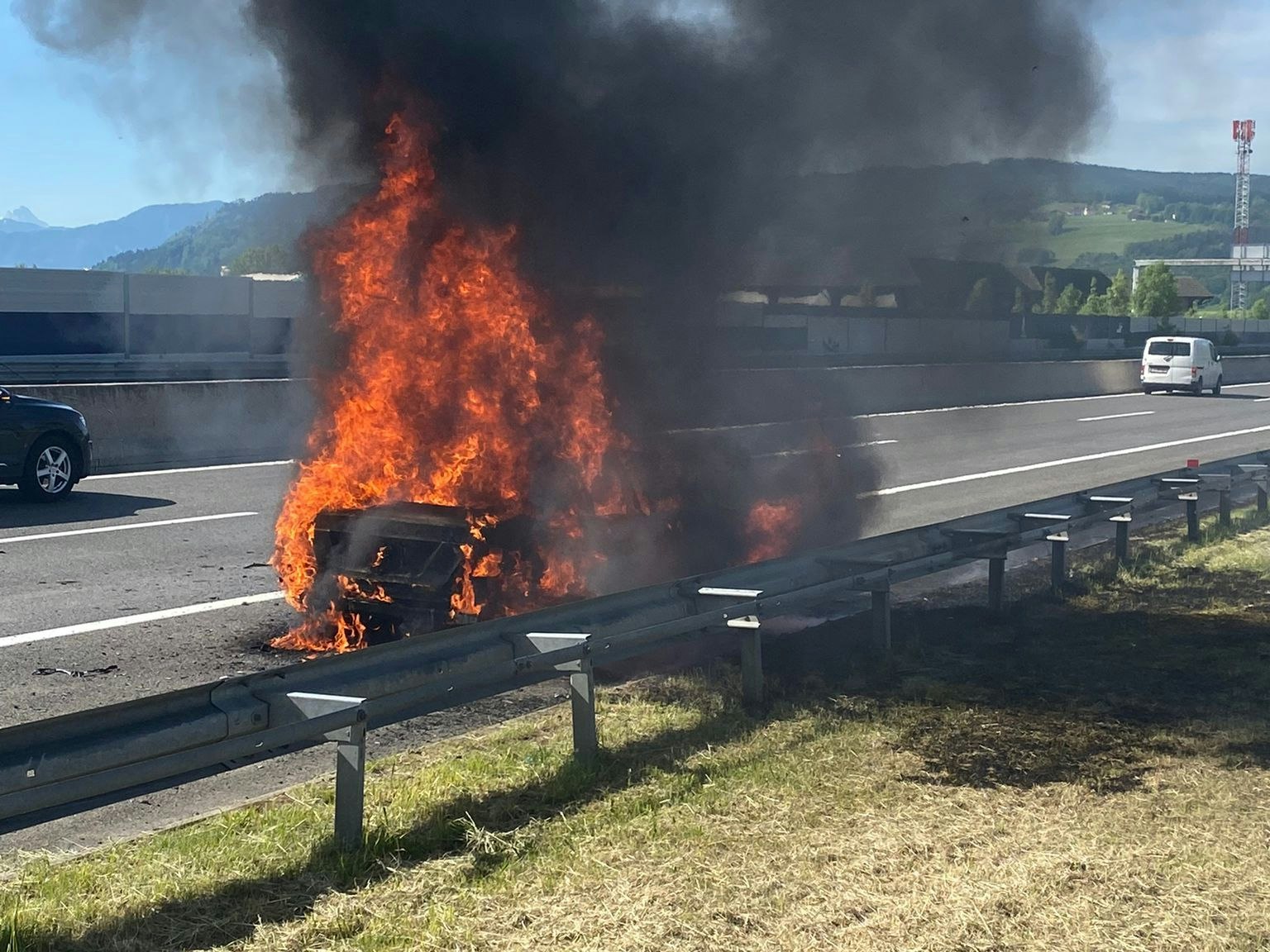 Der Pkw gehörte einem 63-Jährigen.