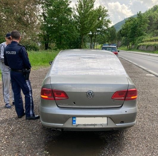 Polizeibedienstete organisierten kostenlose Reparatur und Nächtigung für ukrainische Flüchtlinge.