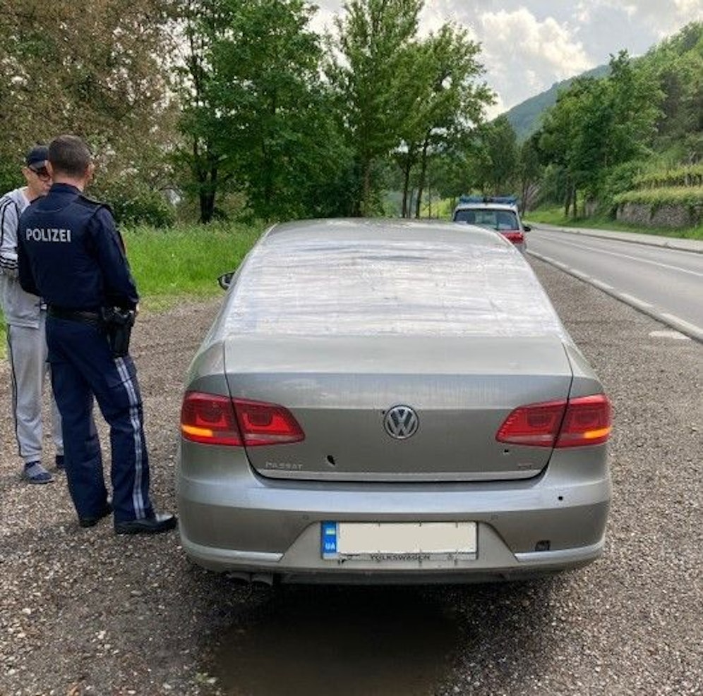 Polizeibedienstete organisierten kostenlose Reparatur und Nächtigung für ukrainische Flüchtlinge.