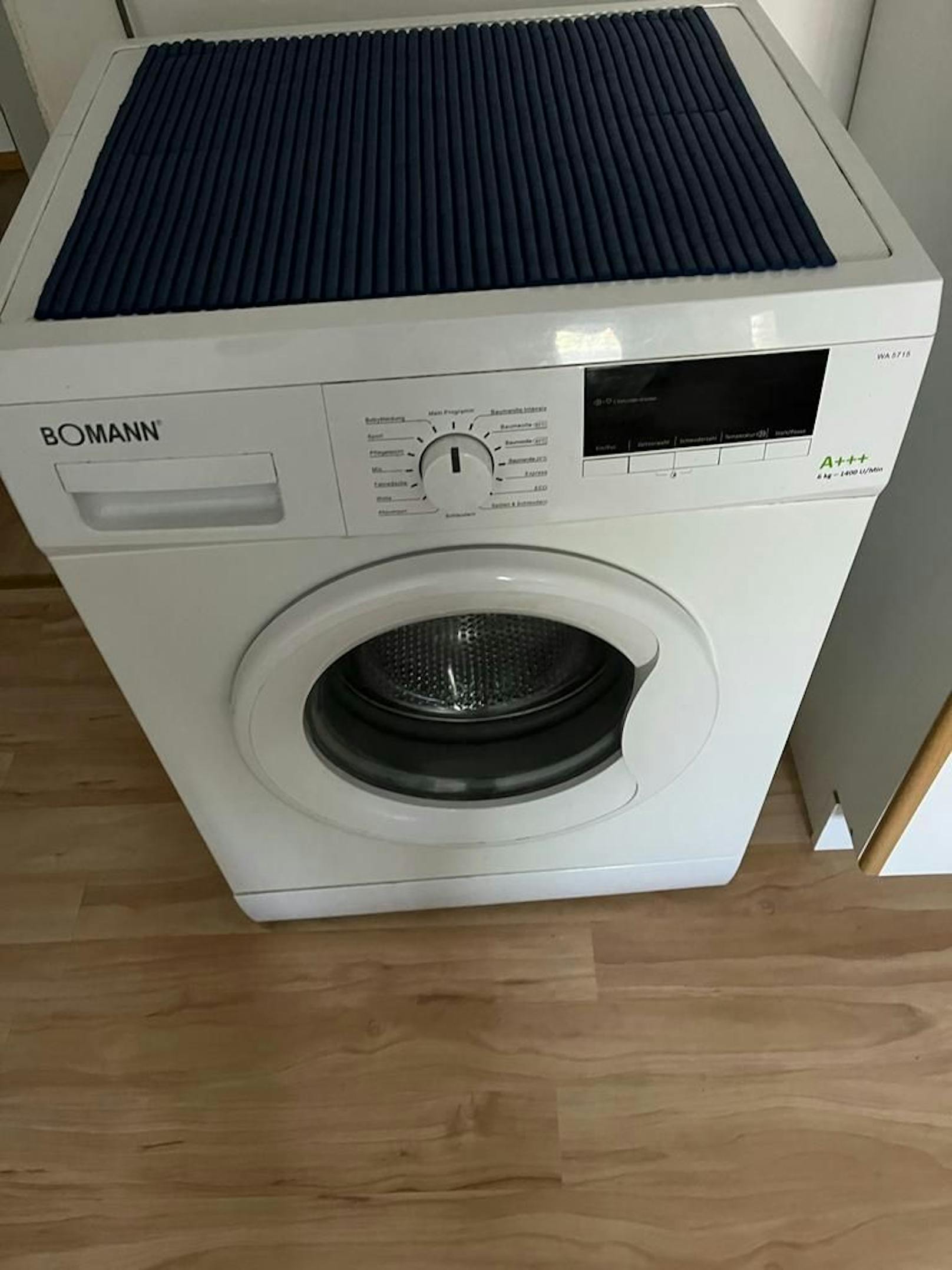 Die Waschmaschine, gekauft am 14.4. 2017 - pünktlich zum Garantieablauf Ende April die erste Fehlermeldung