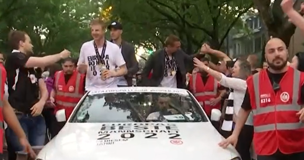 Das Hinteregger-Auto sitzt auf dem Trockenen