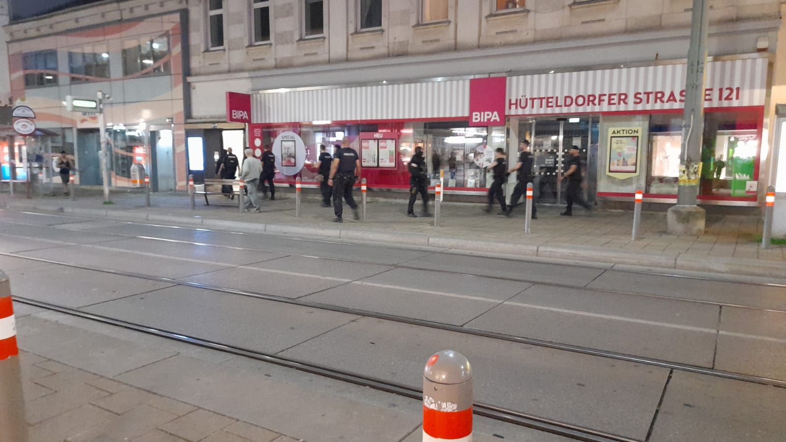 Beamte der WEGA stürmten eine Wohnung in Penzing.
