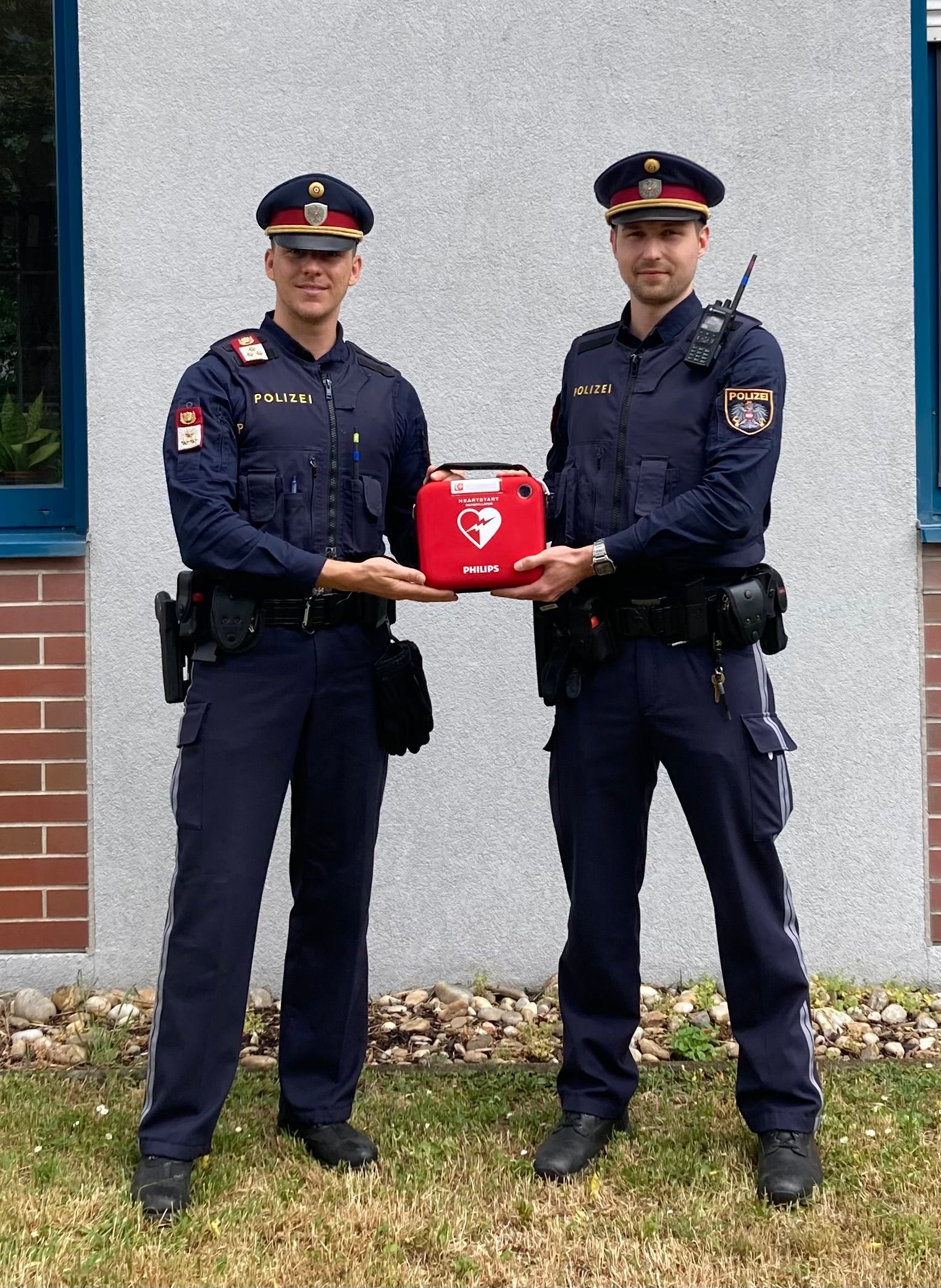 Die Polizisten haben einem 29-Jährigen in Wien-Simmering durch ihr beherztes Einschreiten das Leben gerettet.